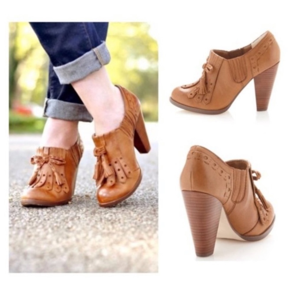 Moving sale! Seychelles leather brown tan ankle booties boot 10